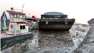 Barge Crashes into Markland Locks Army Corps Workboat [upl. by Butch]